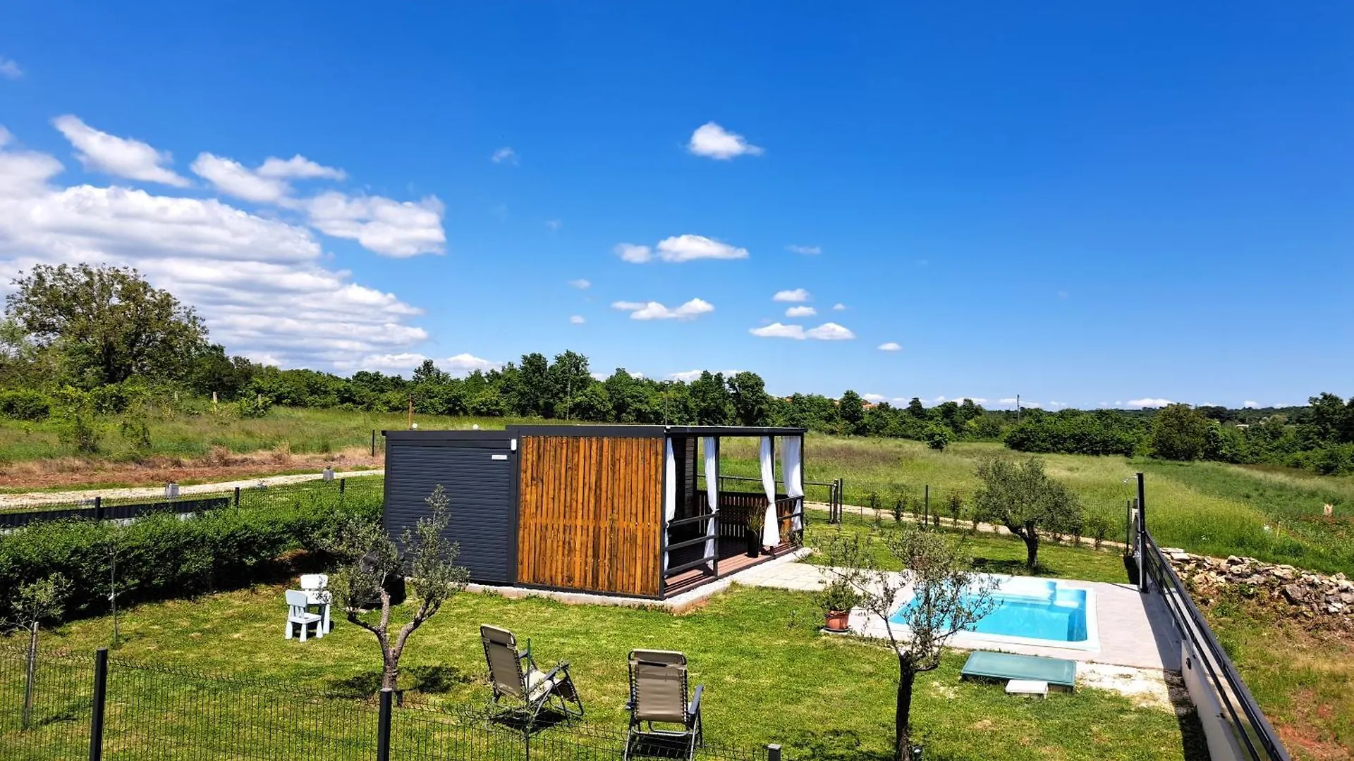 بيت للعطل Small Country House Manjadvorci