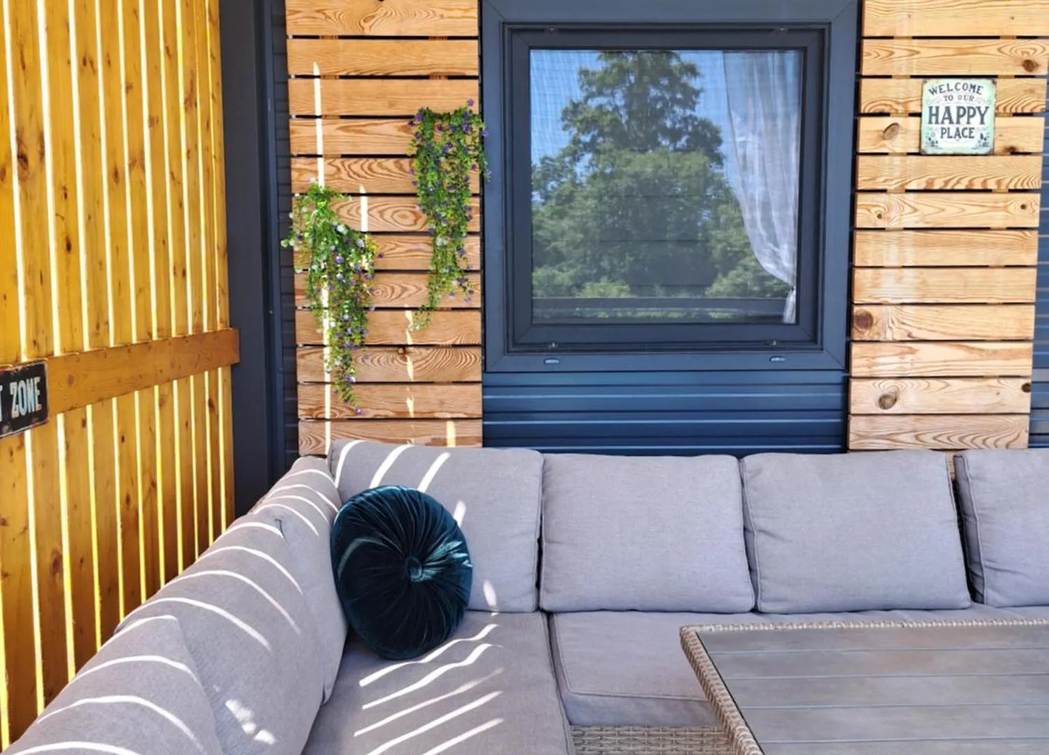 Small Country House Manjadvorci